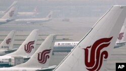 中国国际航空公司的飞机停在中国的首都机场