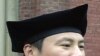 王丹2008年获得哈佛大学博士学位，目前在台湾教书