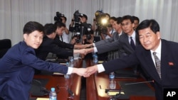朝韩两国代表团就开城工业园区最低工资标准议题达成一致。 （资料照片）