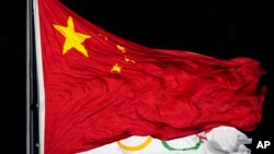 最新报道揭露2021年东京奥运会前卷入兴奋剂丑闻的23名中国游泳运动员中，有三名早在几年前就曾在不同案件中被检测出违禁药物呈阳性。