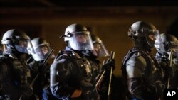 8月30日，波特兰警察清除街道，逮捕暴力示威者。（资料照）