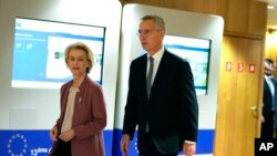Президентка Європейської комісії Урсула фон дер Ляєн і генеральний секретар НАТО Єнс Столтенберг, Брюссель, 15 листопада 2023. AP Photo/Virginia Mayo