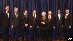 胡锦涛和芝加哥市长理查德.戴利(右三)夫妇，美国几大公司领导人