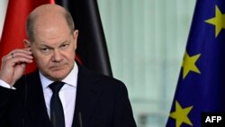 Канцлер Німеччини Олаф Шольц в канцелярії в Берліні. 12 квітня 2024 року. (Фото Тобіаса ШВАРЦА / AFP)
