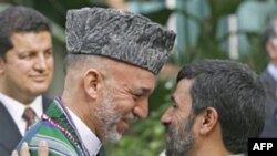 Tổng thống Iran Mahmoud Ahmadinejad và Tổng thống Afghanistan Hamid Karzai