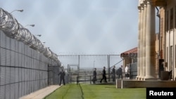 为推行刑事司法改革，美国总统奥巴马2015年7月16日曾经前往奥克拉荷马州视察艾尔雷诺监狱。