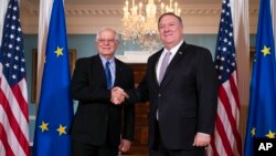资料照片：美国国务卿蓬佩奥与欧盟外交与安全政策高级代表兼欧盟委员会副主席博雷利在美国国务院举行会议。（2020年2月7日）