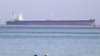 胡塞武装实现停火，去年遭攻击的油轮穿越红海