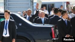 美国总统奥巴马抵达中国杭州萧山国际机场，出席G20峰会。（2016年9月3日）