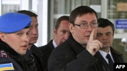 Луценко звернеться за правосуддям до суду США