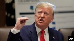 美国总统特朗普在白宫内阁会议上发表讲话（2019年10月21日）。