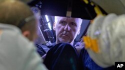 Ðạo diễn James Cameron đã trải qua nhiều giờ đồng hồ ở đáy của rãnh Mariana để thu thập các mẫu vật dùng cho các cuộc nghiên cứu khoa học và quay phim video và chụp hình
