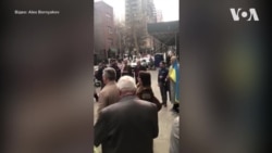 Гімн України біля виборчої дільниці у Нью-Йорку. Відео
