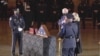 拜登悼念在冲击国会事件中殉职的警员
