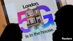 伦敦一家手机商店的5G广告。(2020年1月28日)