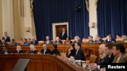 Ủy ban Tư pháp Hạ viện Hoa Kỳ biểu quyết thông qua hai điều khoản luận tội chống TT Trump tại Điện Capitol, Washington DC, ngày 13/12/2019. REUTERS/Erin Scott 