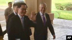 Міністри оборони США і Південної Кореї під час зустрічі на Гаваях