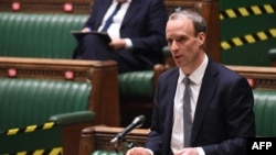 资料照：英国首相拉布在议会发表声明。