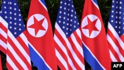 美国与朝鲜国旗 